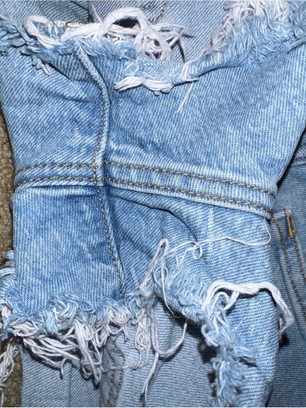 Levi’s Ribcage Shorts 25 High Rise Distressed Cutoff Denim Button Fly - Picture 4 of 6